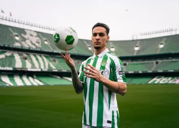 Antony Bersinar di Real Betis: Gol Spektakuler Warnai Kemenangan di Conference League