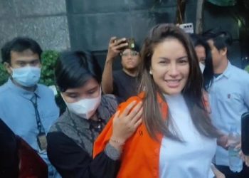 Nikita Mirzani Ditahan Terkait Dugaan Pemerasan Rp 4 Miliar terhadap Bos Skincare