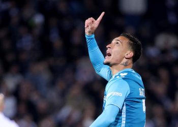 Antony Bawa Betis ke Perempat Final Conference League dengan Gol dan Assist