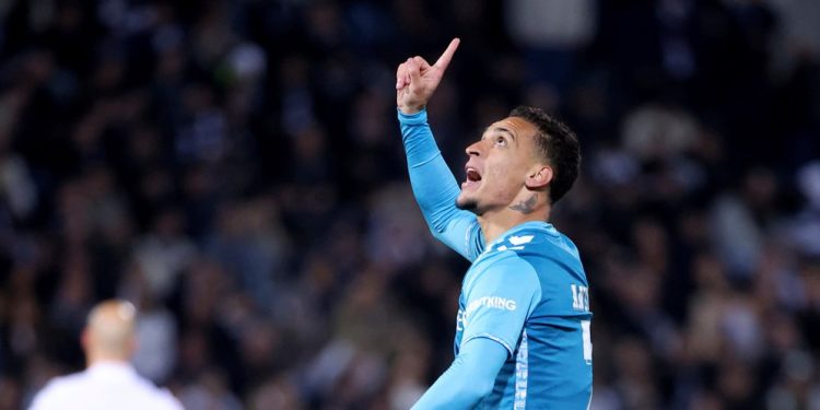 Antony Bawa Betis ke Perempat Final Conference League dengan Gol dan Assist