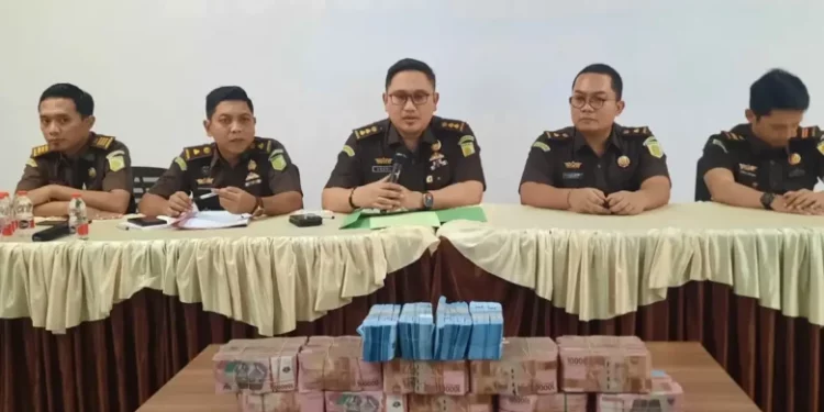 uang-titipan-tersangka-korupsi