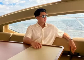 Sebut Gym ‘Goblog’, Timothy Ronald Tuai Kontroversi namun Tetap Bersinar di Dunia Edukasi Finansial