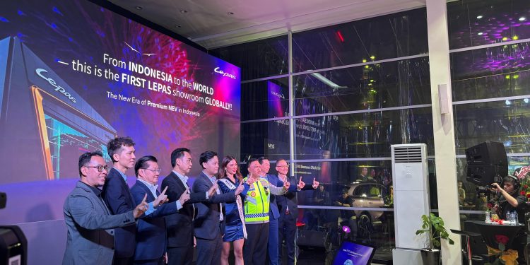 Usung Konsep 'Fashionable Technology', Lepas Hadirkan Fitur Mewah Snapdragon 8155 di Showroom Kelapa Gading