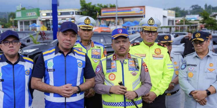 Kakorlantas Polri Irjen Agus Suryonugroho Cek Kesiapan Rest Area Tol Pandaan