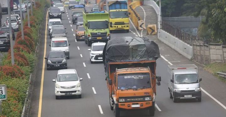 Kakorlantas Polri Irjen Agus Suryonugroho Atur Truk Barang 2026