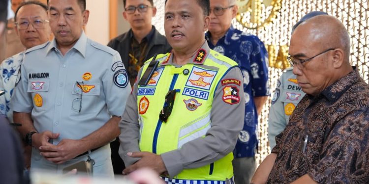 Matangkan Operasi Ketupat 2026, Kakorlantas Polri Gelar Rapat Bersama Pakar Transportasi