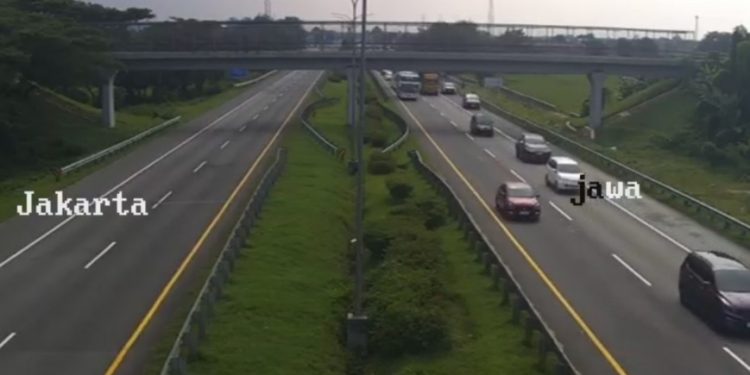 Urai Kepadatan di KM 29, Korlantas Polri Terapkan One Way Tahap Pertama