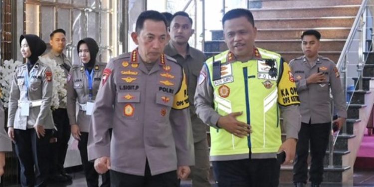 Kapolri Apresiasi Keberhasilan Operasi Ketupat 2026, Tekankan Pelayanan Humanis Polantas