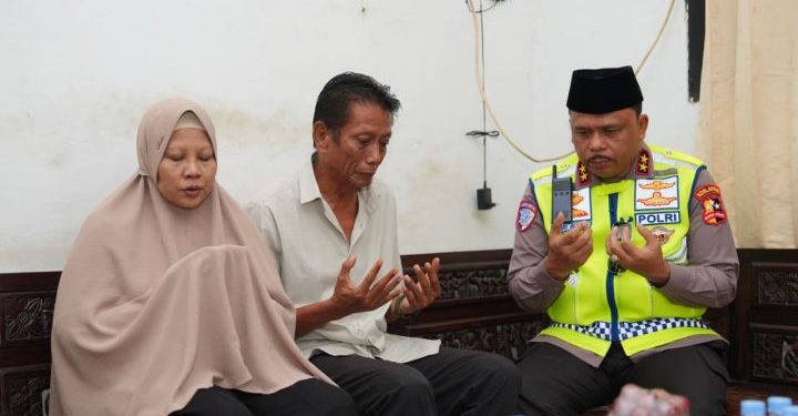 Bripka Fajar Permana Gugur Saat Bertugas di Operasi Ketupat 2026, Korlantas Polri Beri Penghormatan